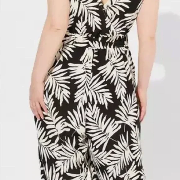 Torrid Vacation Suplice Wide Leg Jumpsuit 2X - Picture 2 of 6